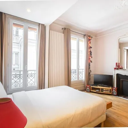 Daire Nice Apartment Near Champs-Elysees Ternes